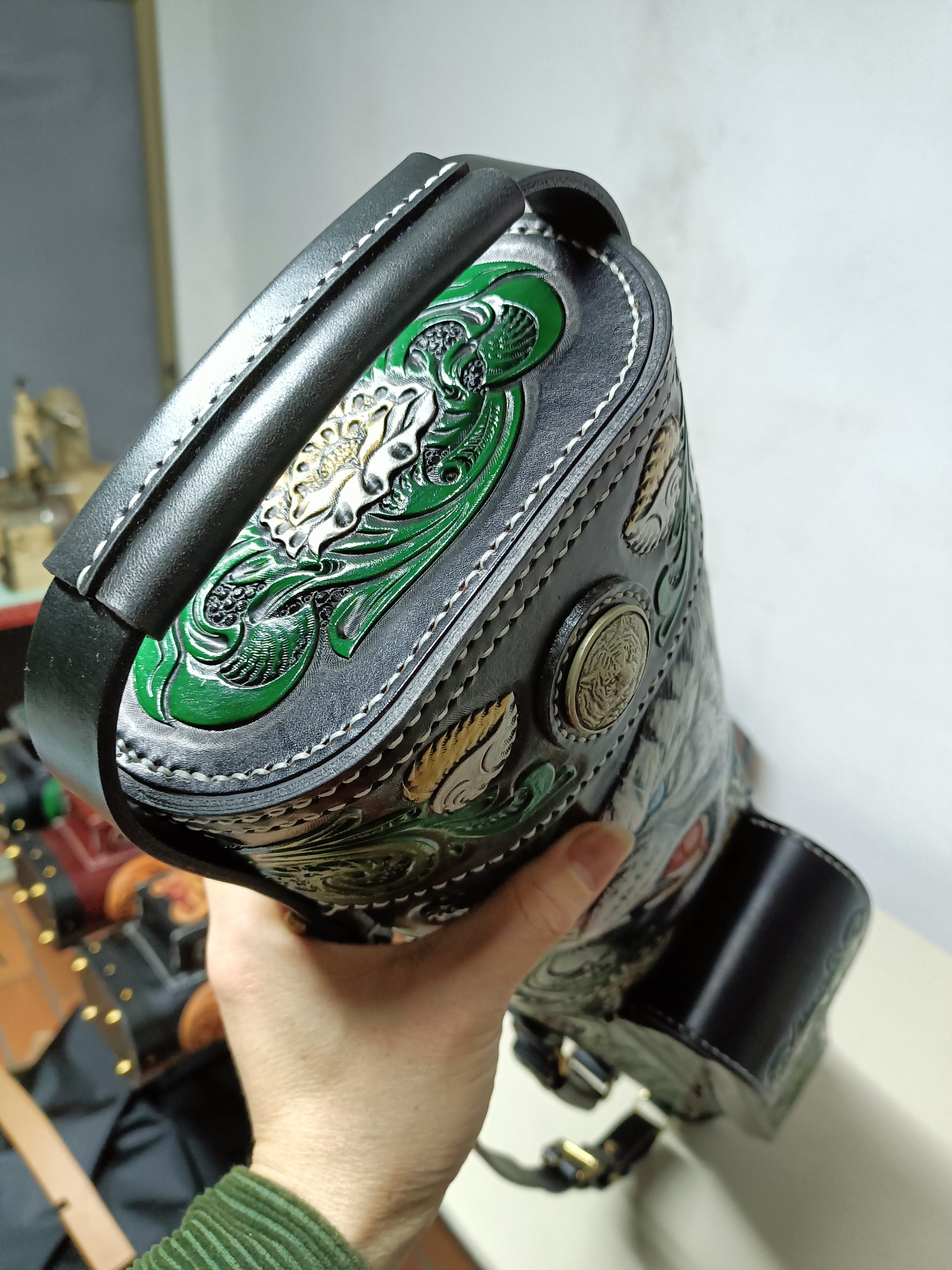 Hand-Carved White Tiger Leather Billiard Cue Case – 6-Slot Customizable Design with Brass Hardware | Premium Protection & Artistry