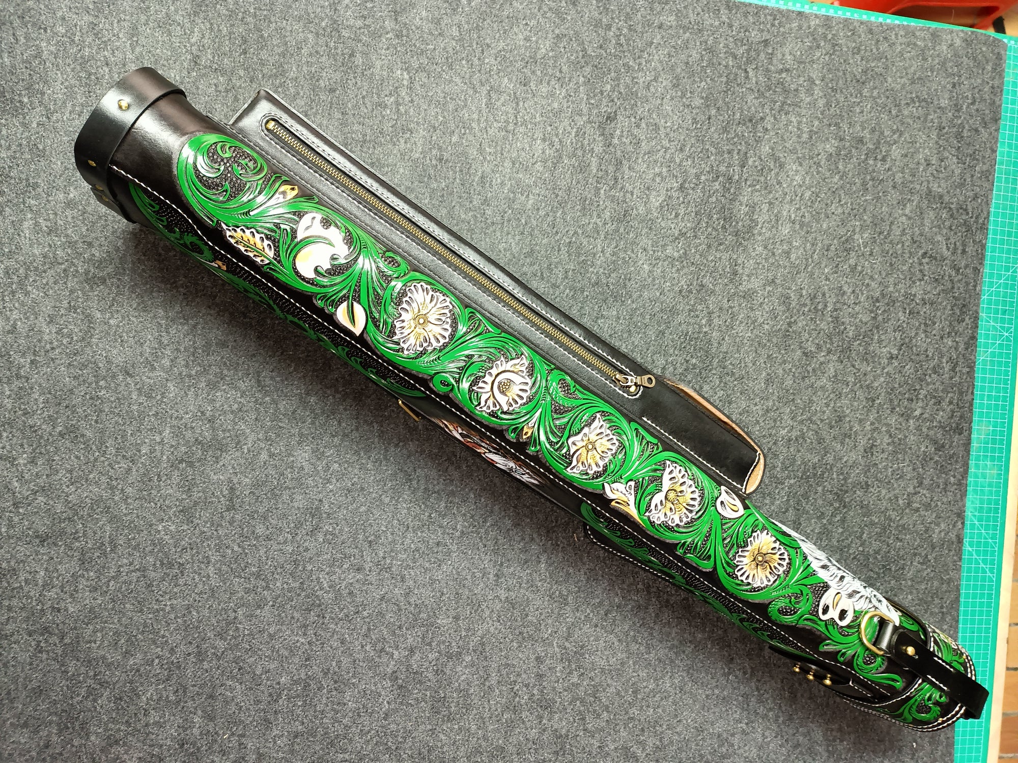 Hand-Carved White Tiger Leather Billiard Cue Case – 6-Slot Customizable Design with Brass Hardware | Premium Protection & Artistry