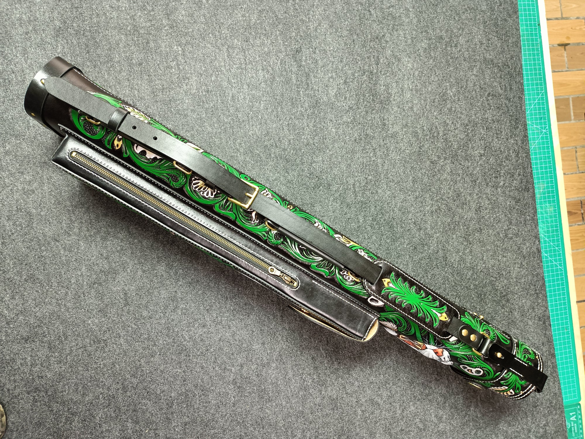 Hand-Carved White Tiger Leather Billiard Cue Case – 6-Slot Customizable Design with Brass Hardware | Premium Protection & Artistry